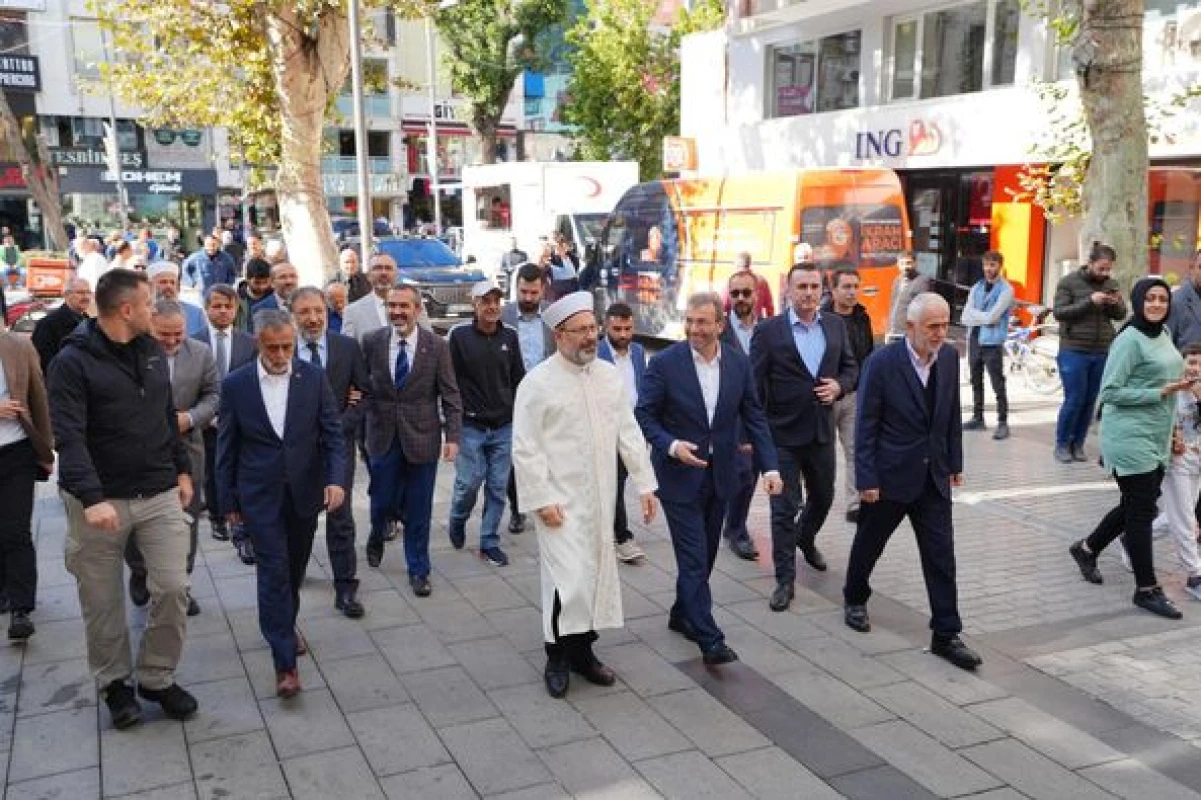 Erenköy Kur’an Kursu öğrencilerimizin hafızlık icazetlerini aldığı 8. Hafızlık İcazet Merasimini gerçekleştirdik