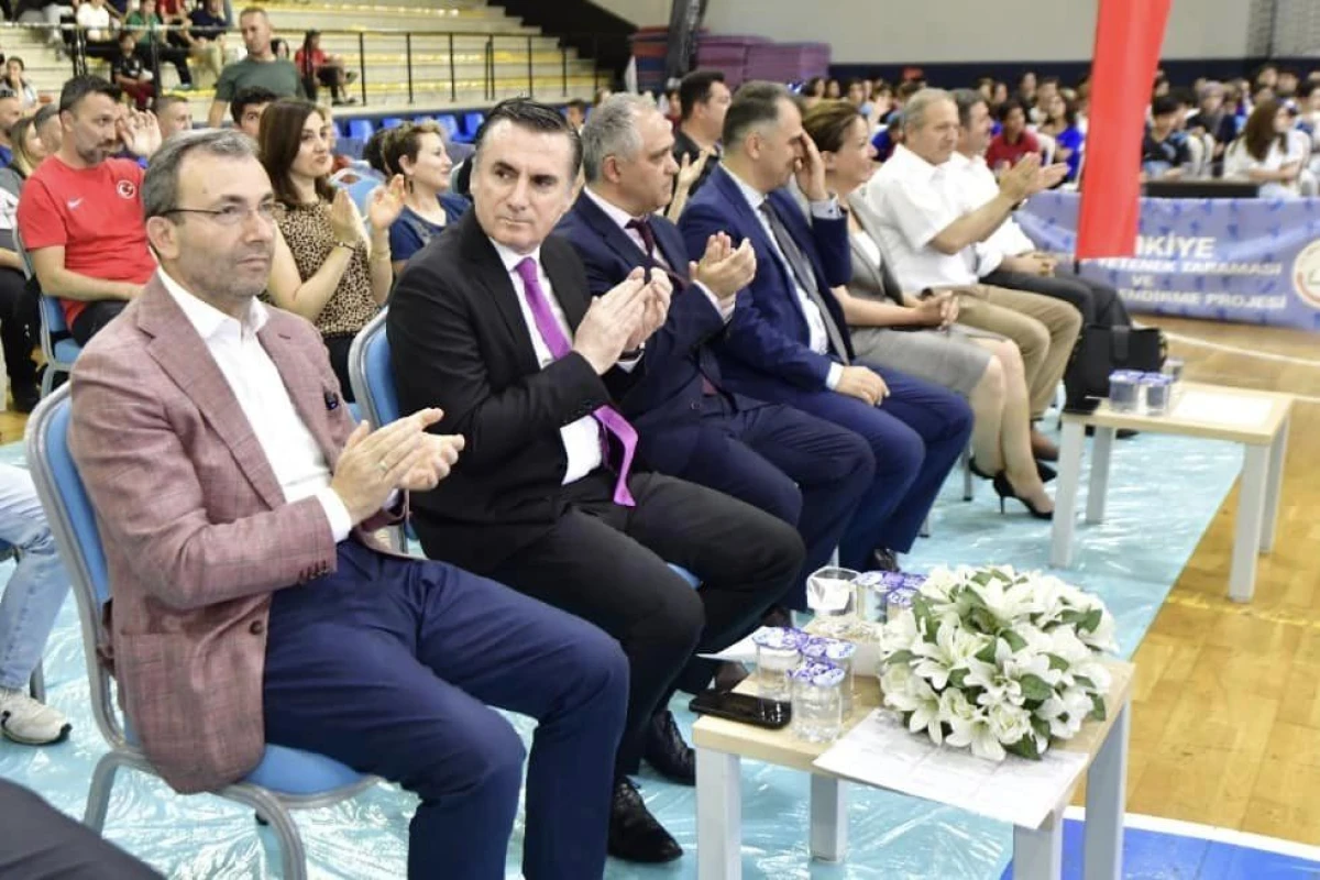 Pendik Okul Sporları Ödül Töreni'ne katıldık